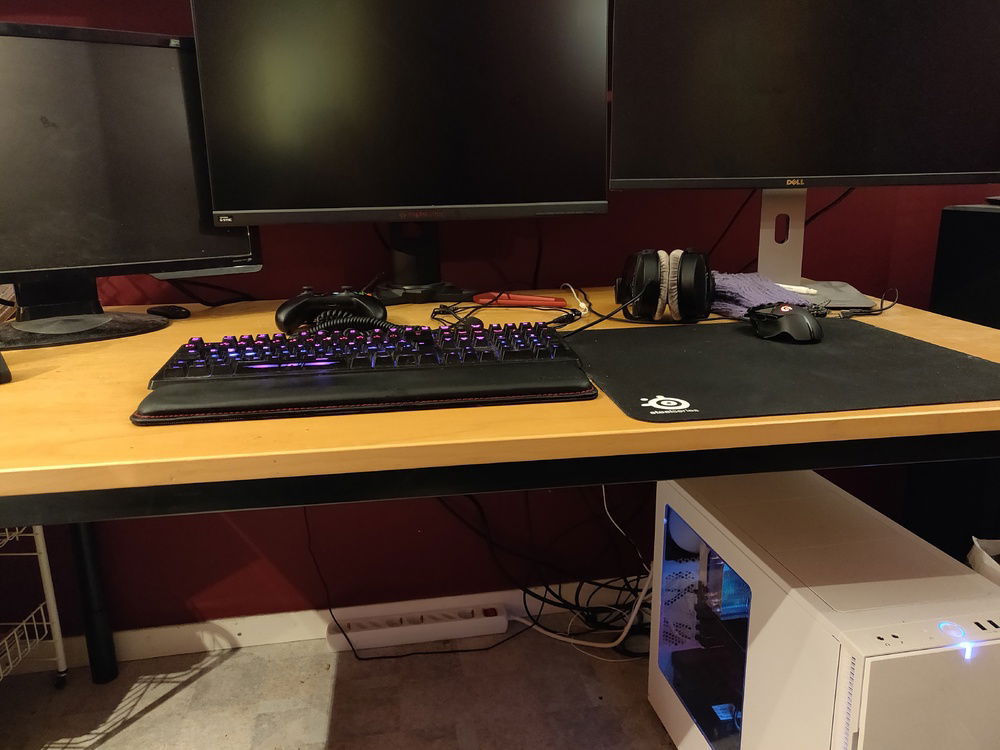 My build with a messy table.