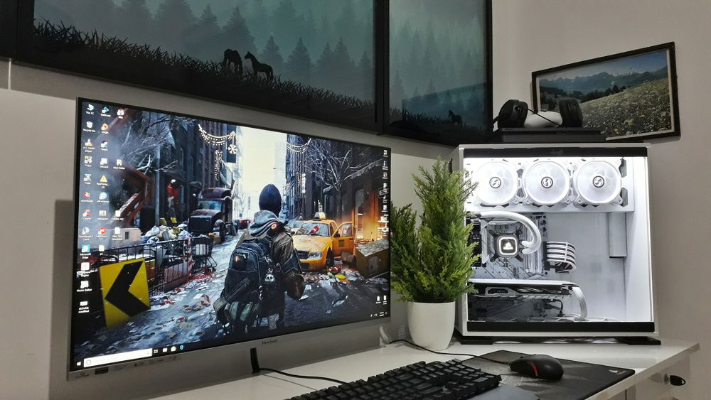 New gloss white table.