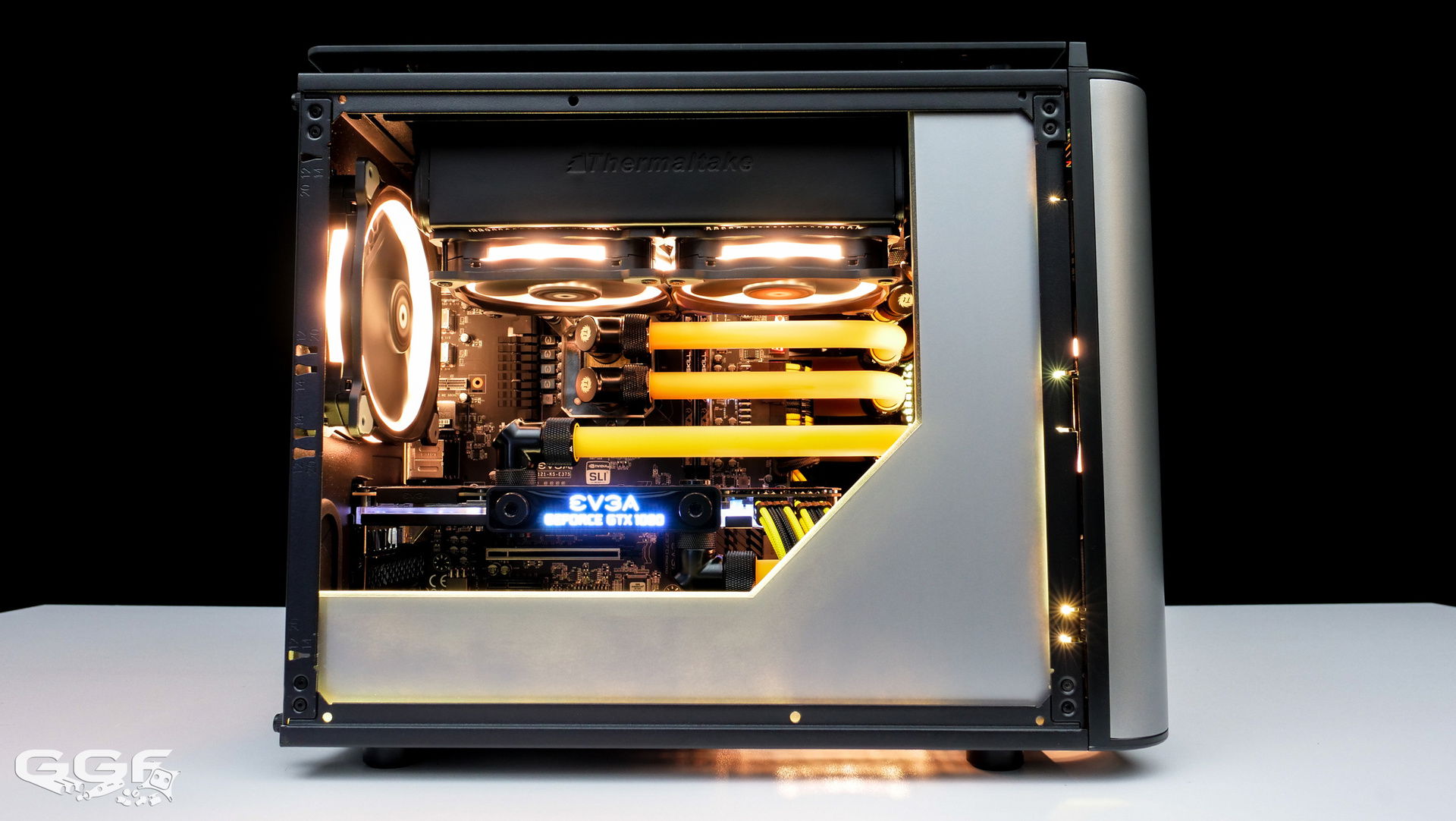 стол thermaltake level 20