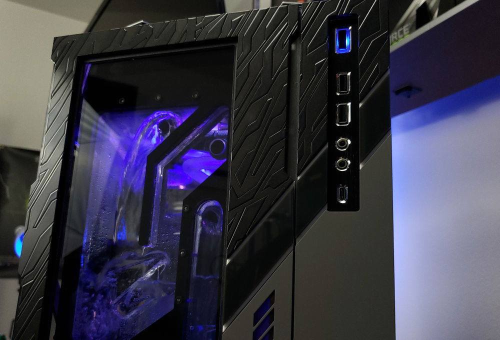 The front panel is custom painted by me using a technique that employs layering, temps and coat times to create this subtle effect. The front distribution block was my 1st real attempt at building one as well. I think it came out great.