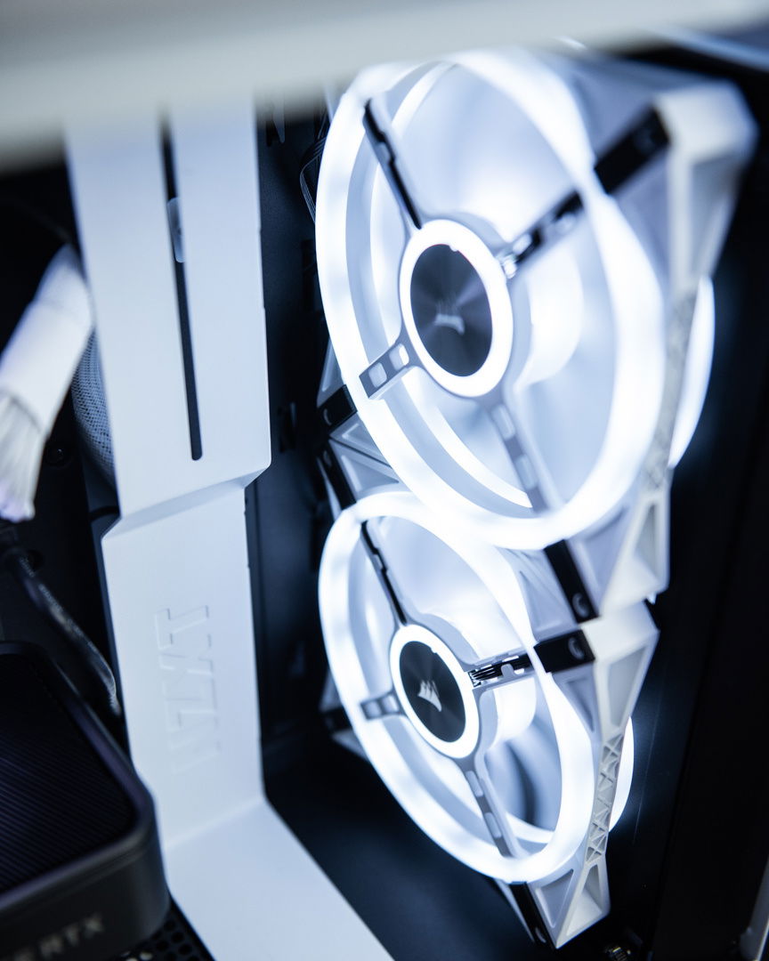 Closeup of 140MM fans