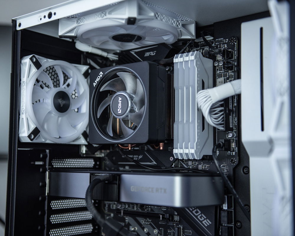 System off. CPU Cooler, fans, RAM, GPU