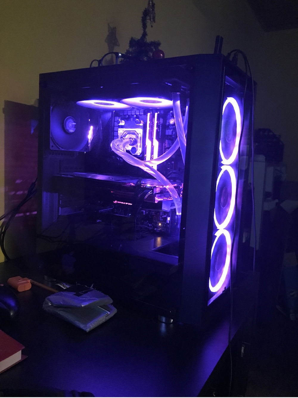 The EKWB light-up fans cast magnificent purple light onto the rest of the computer.