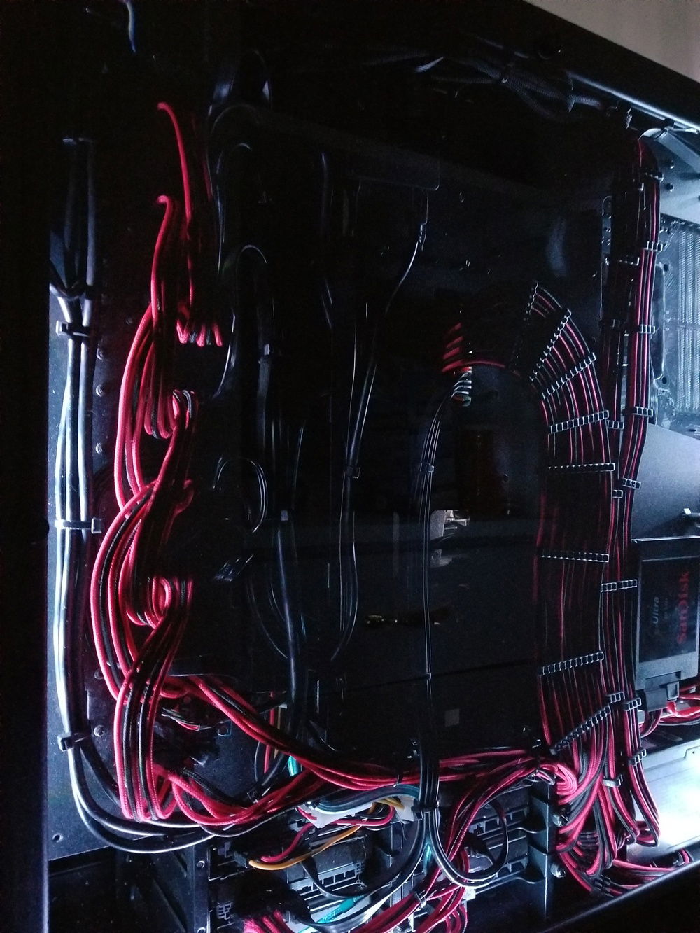 I kind of like the braided look that the sata power cables have going on, but I really wanted to go with complete layflat the whole way with 2x4 cables. That would have been sweet!