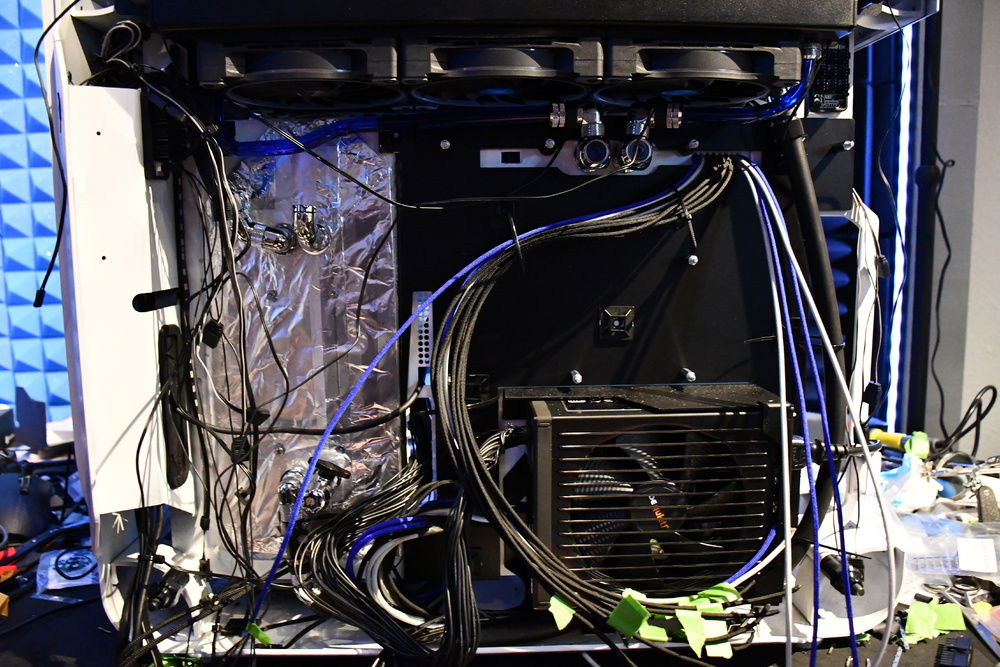 custom cables^^ Sleeves are Parracord