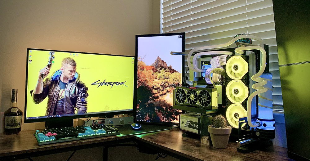 Battle station pic. Usually run fans white. Obligatory cyberpunk theme during release week.