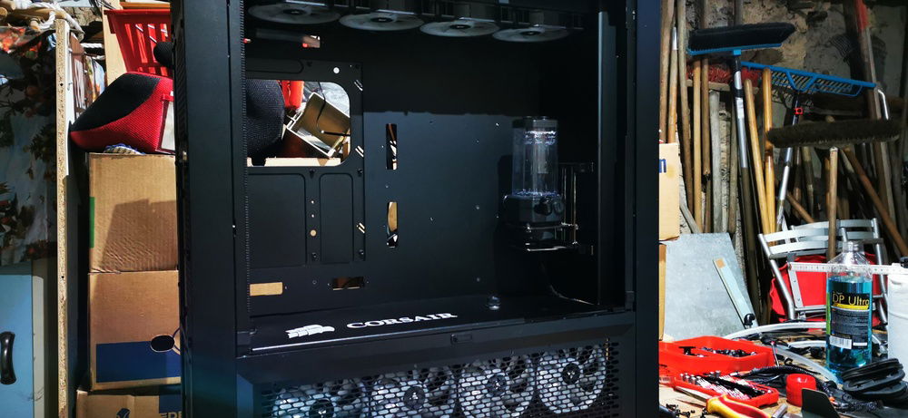 Next Plate, Pump and both 480mm Radiators installed