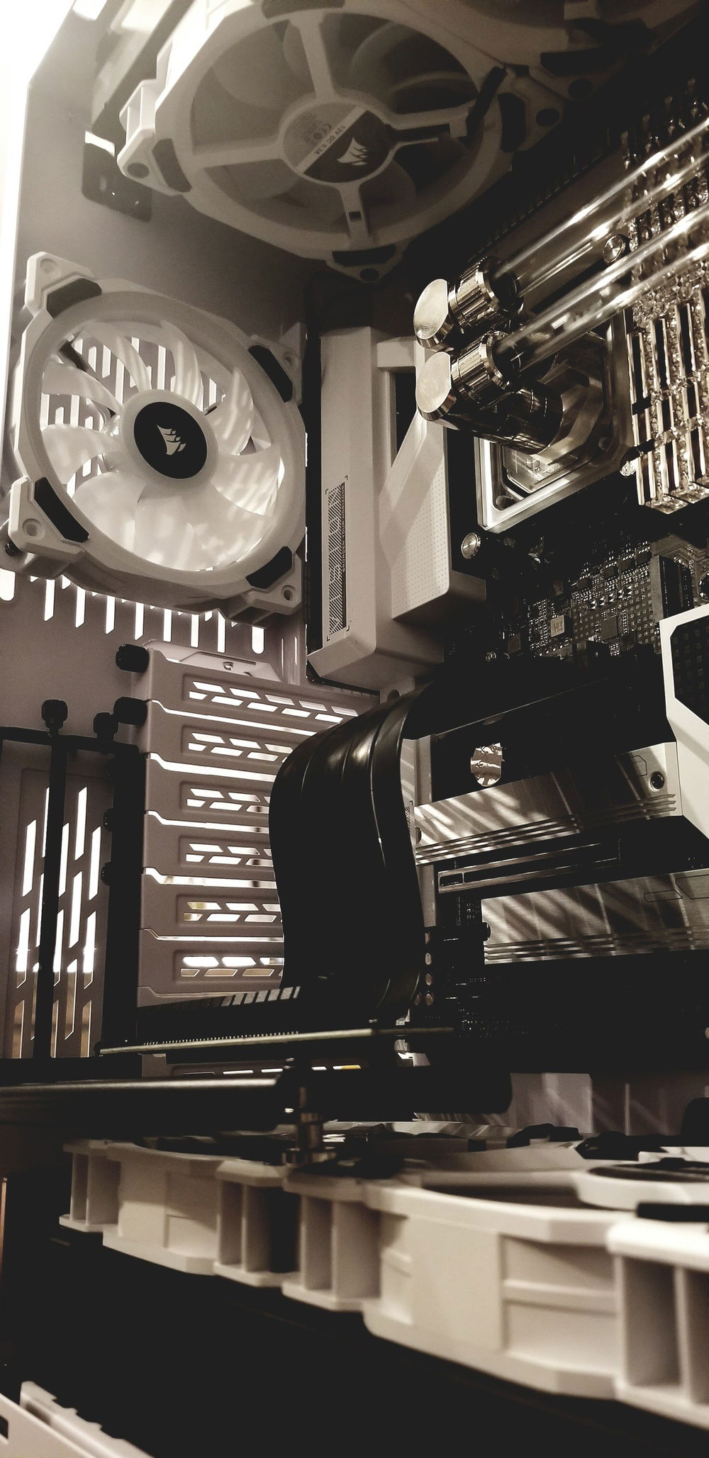 made it fit so i can still utilize the PCiE slots on the Mobo