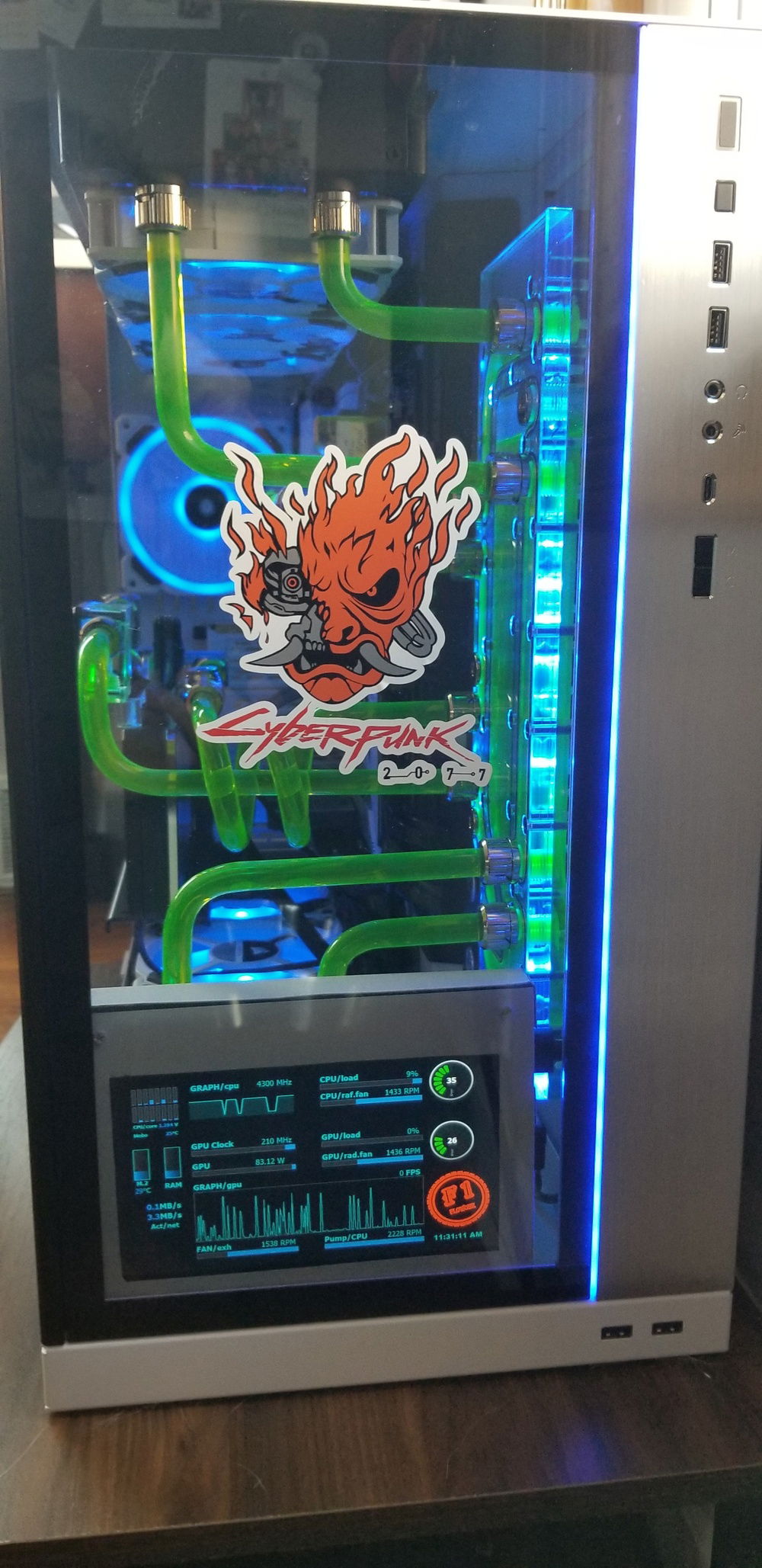 Custom screen with AIDA 64 software to monitor my pc