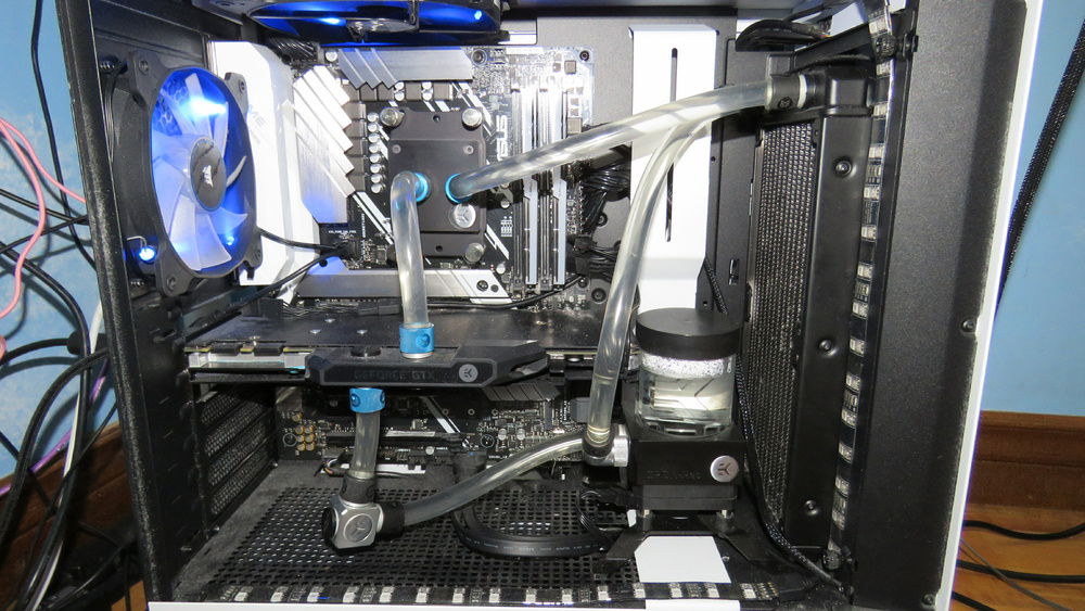 A closer look at Blythe without the glass and RGB.