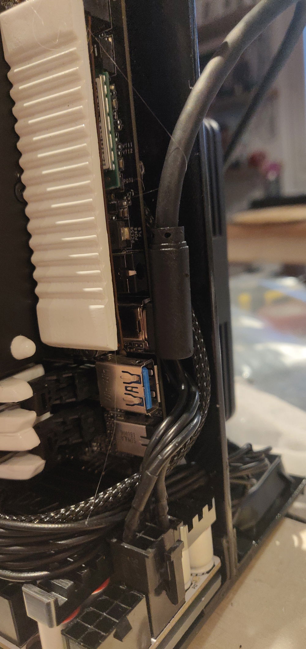 Add 90 degree usb c adapter for usb hub