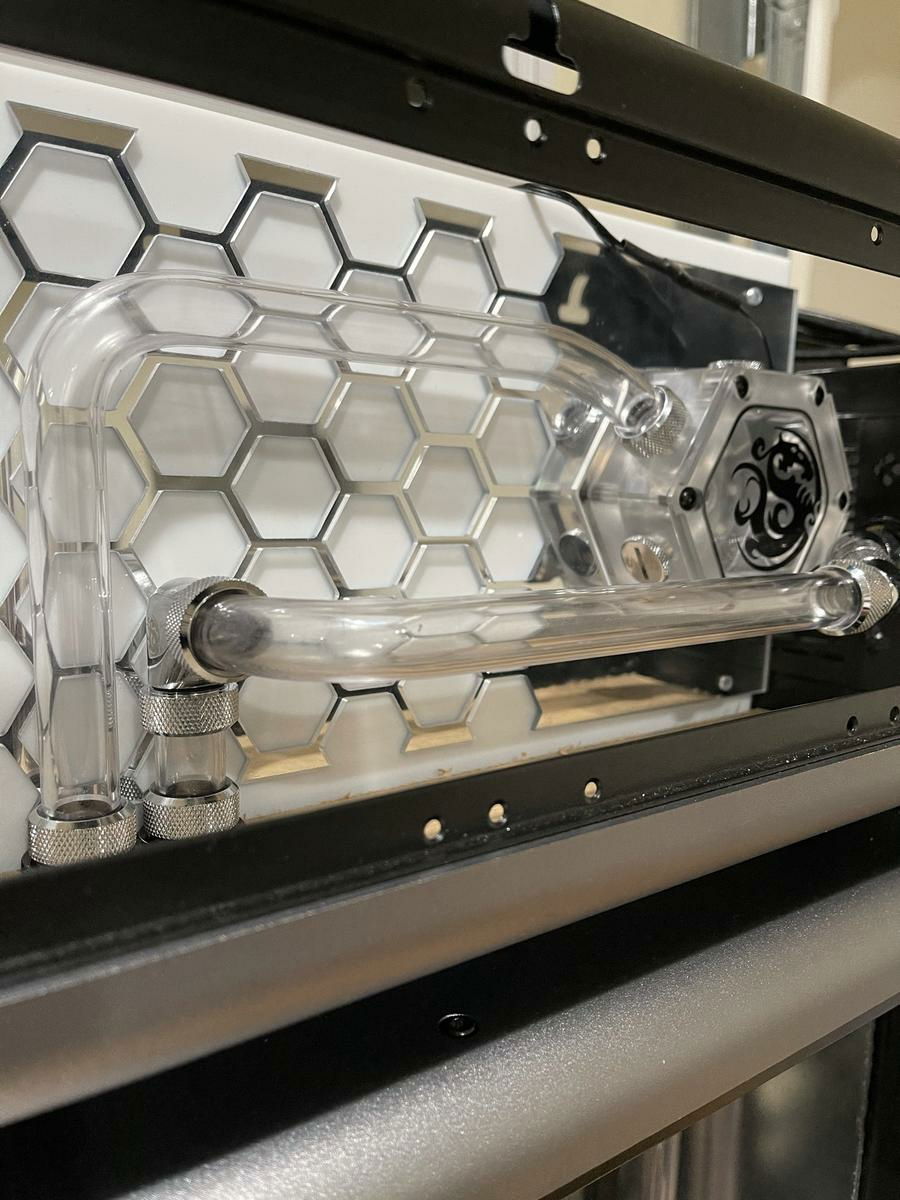 Mirrored Hexagons with a rgb reservoir