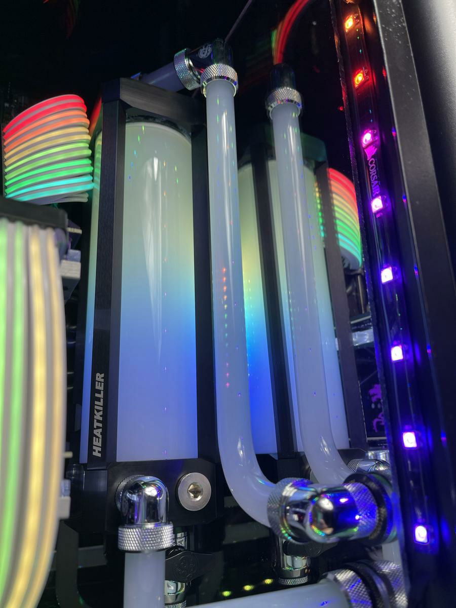 RGB glass reservoir from HEATKILLER in Germany!