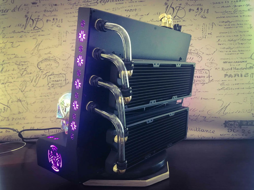 Mine old computer in a homemade case