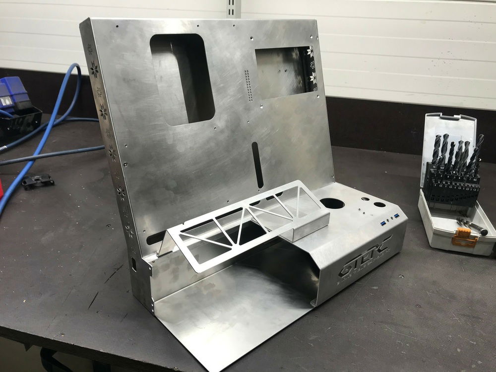 Mine old computer in a homemade case