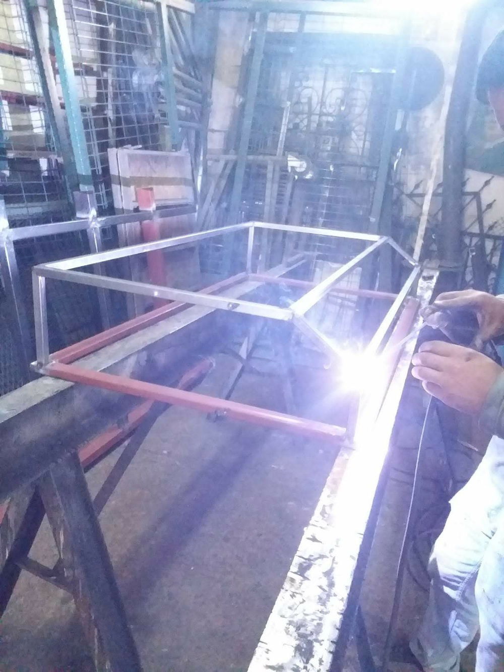 Build main skeleton 2x2 profil. 4x2 top side