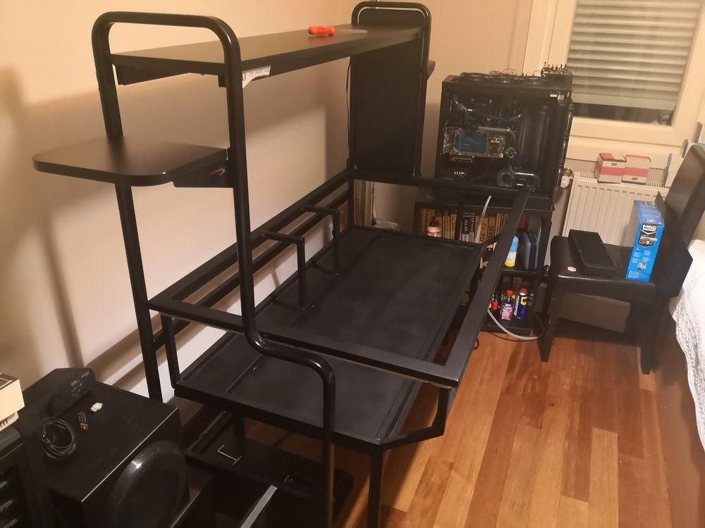 Desk leg on the new desk