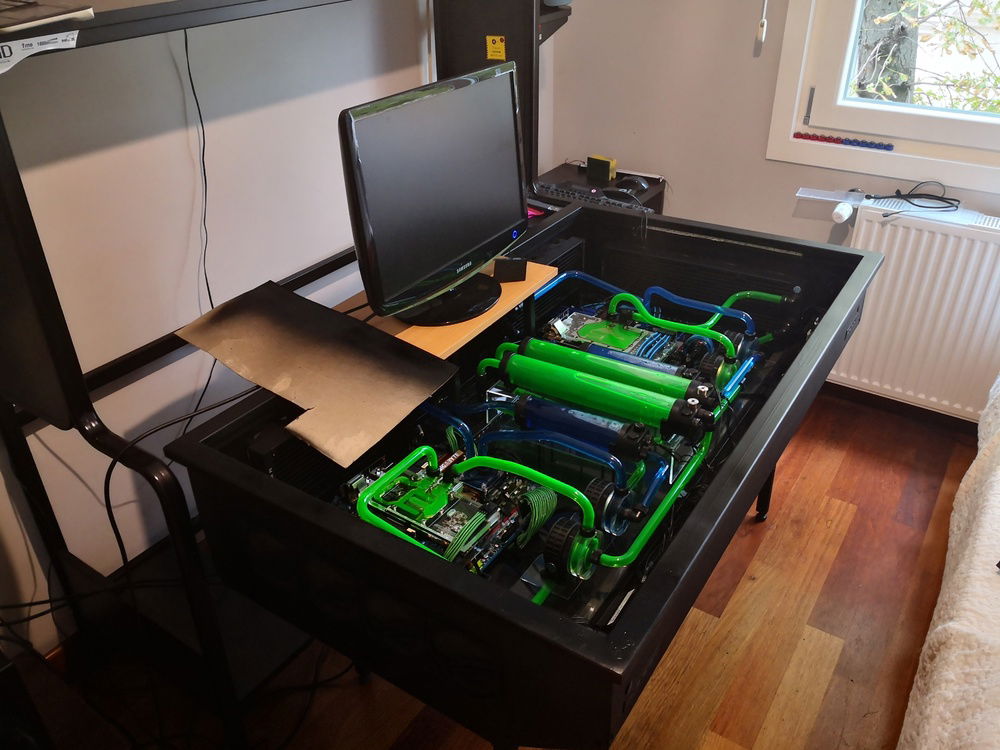 Test sytem old monitor