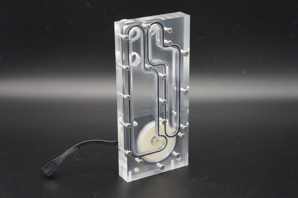 Original pump reservoir.
Pump is EKWB's SPC-60 PWM