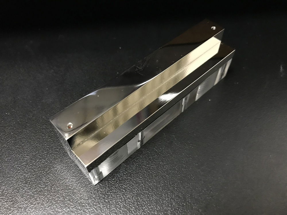 The base part of the MOSFET is made of pure copper with nickel plating.