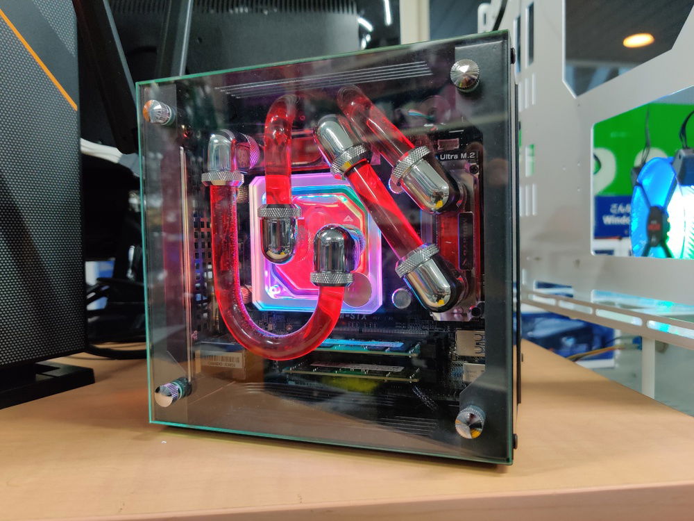 Since the X300 has no pin headers, ARGB uses Aquacomputer's farbwerk nano.