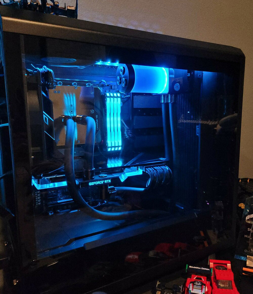 Current configuration with non-plexi motherboard block and matte black tubes from EK.