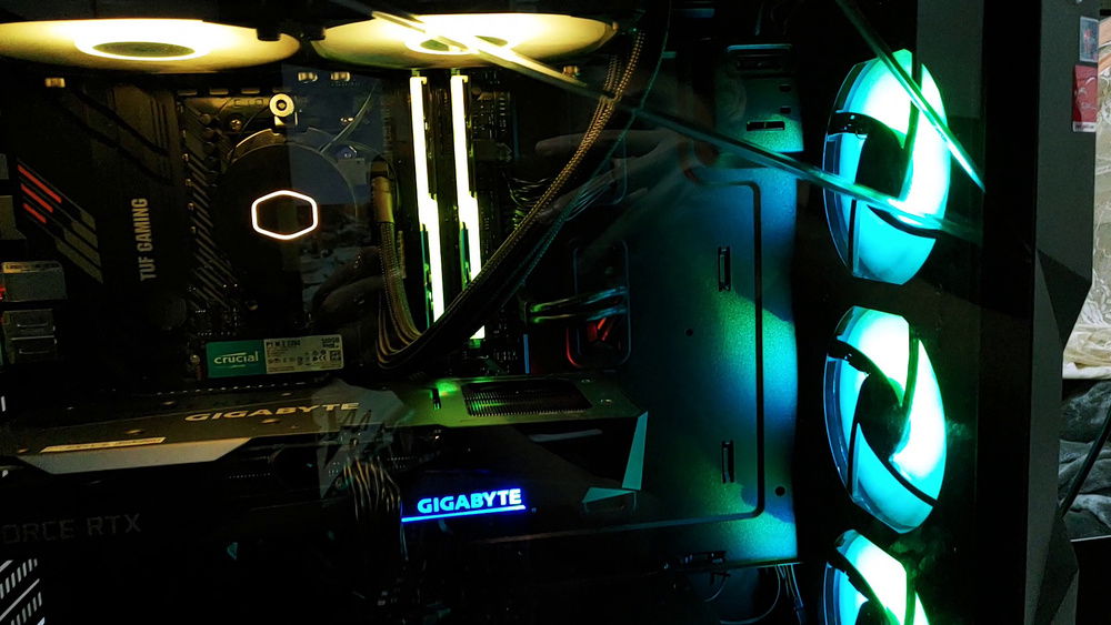 Fans Fans everywhere