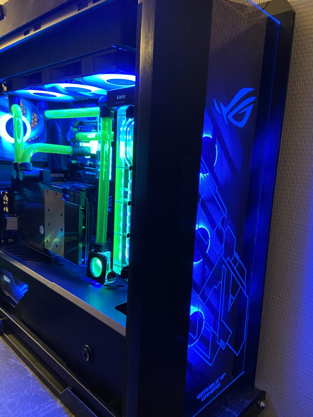 Front side with 3vardar 120 on a Ek coolstream PE 360