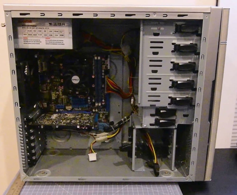 Potato camera picture.
Specs: Athlon II X4 630 (2.80 GHz)
4 GB DDR3
500 GB HDD
Windows 7 Home Premium 64-Bit
No Screen
ATI Radeon HD 5670