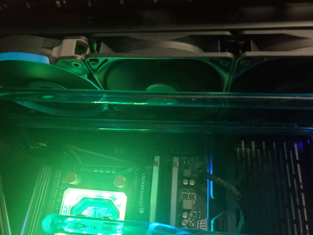 one corsair and two nzxt fans zip tided to the rad