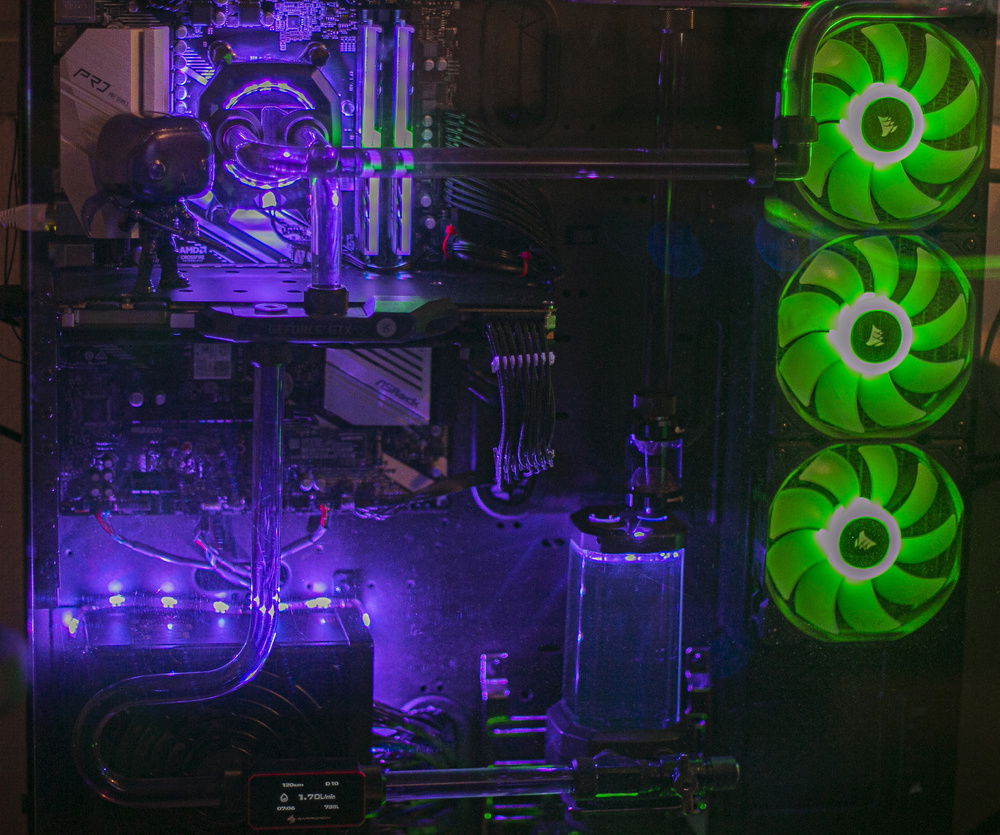 Watercool pc in joker colors
