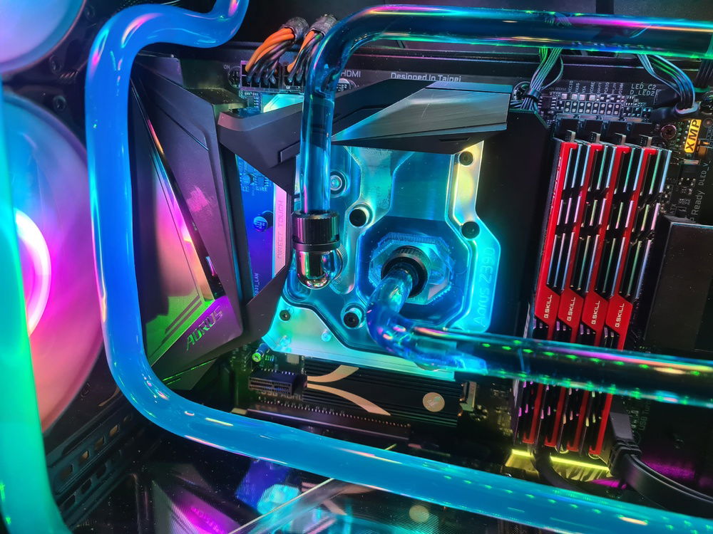 Ek momentum z390 aorus master