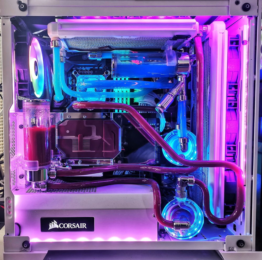 I took off the front glass to avoid reflections on my picture