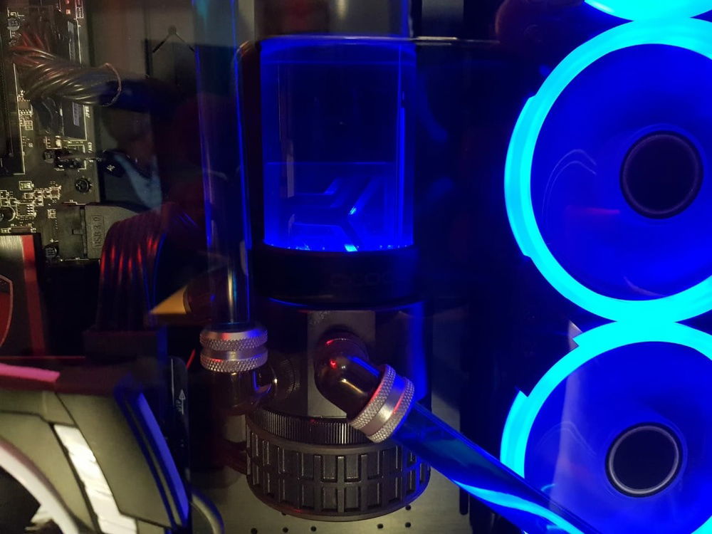 EKWB - EK-XRES 140 Revo D5 PWM