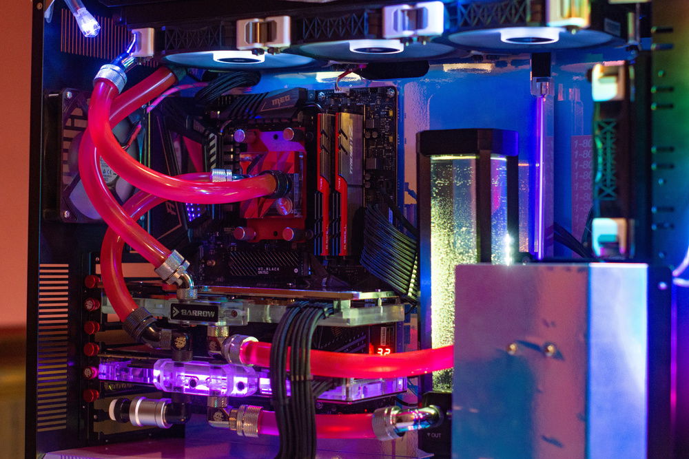 Wrap job on the panel the Aquaero is mounted to is pretty bad, but it's covered when the side panel is on.