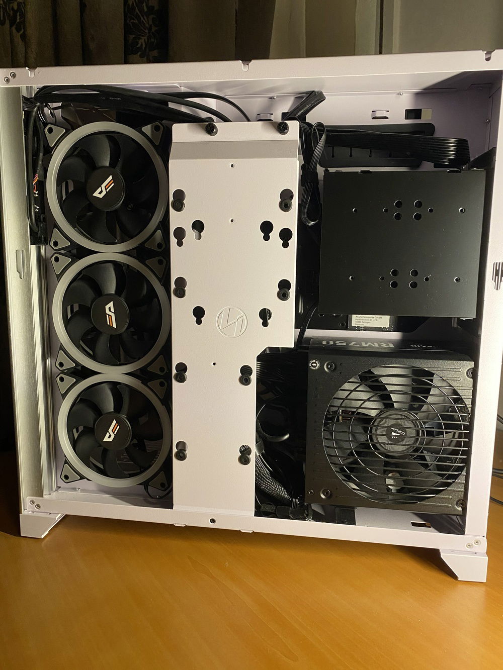 Backpanel cable management