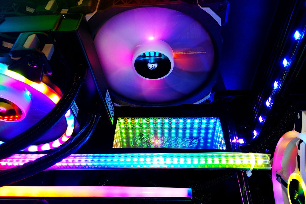 RAMPAGE infinity mirror.