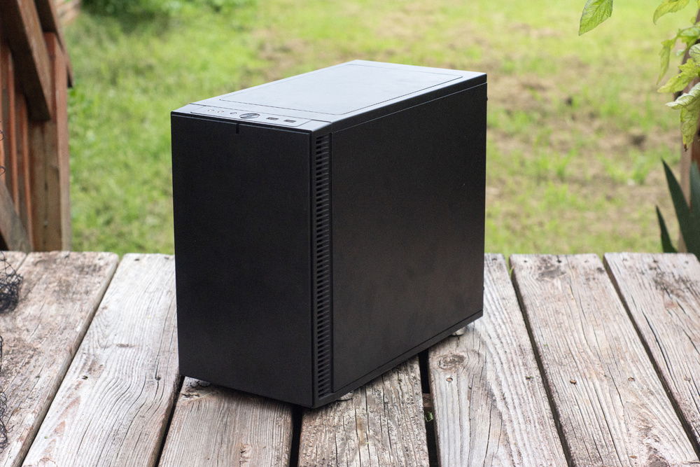 This is the no window version of the case. Much more low key than the cases I typically use.