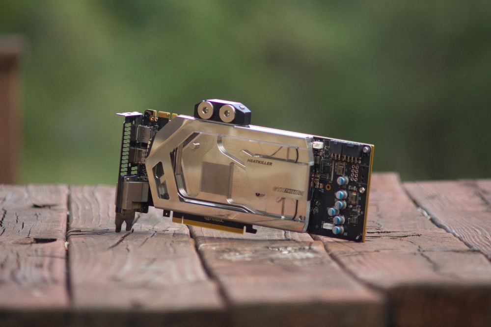 Can't actually see much of the block once it's in the build, but it's a Heatkiller block with a gold EK backplate.