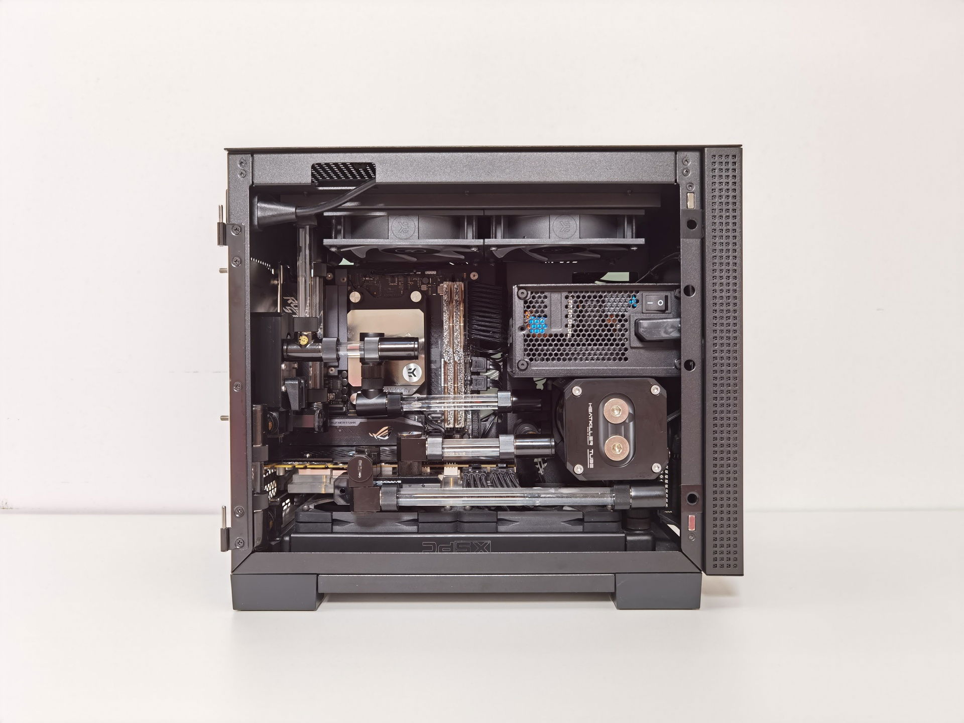 Razer Tomahawk MiniITX build » builds.gg