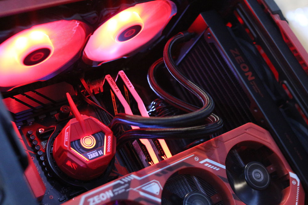 ASUS TUF Gaming ZAKU II Limited Edition Gaming PC » builds.gg