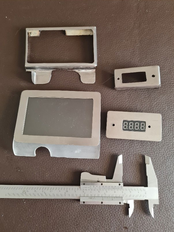 I did not like how the gadges had been and I have redone the supports.