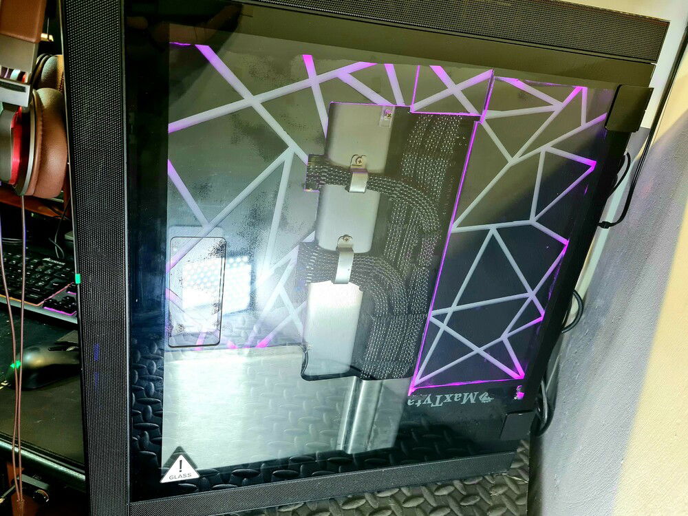 Cabling management detail