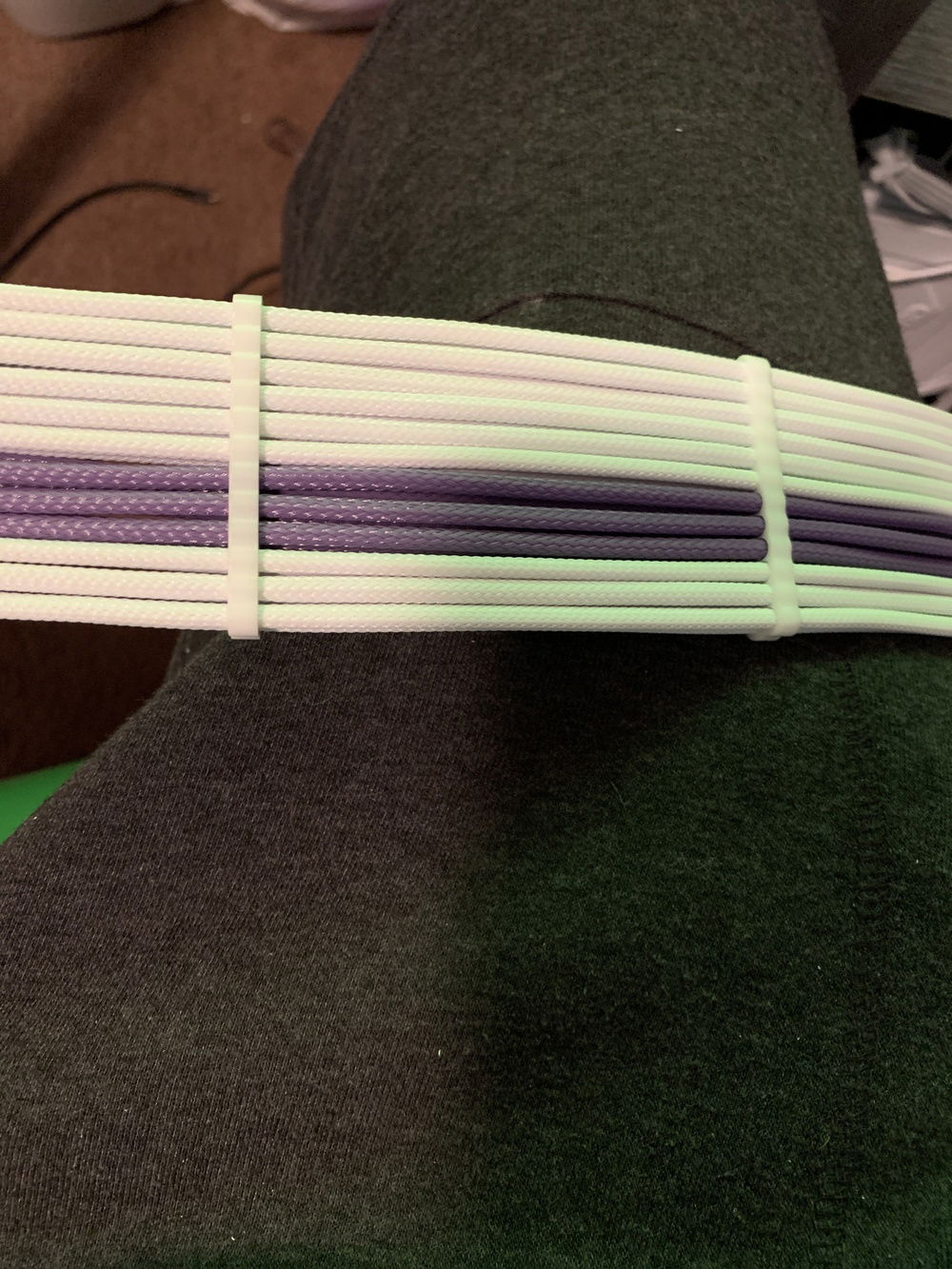 Changed my mind on 24 pin color pattern.
Also changed the black combs to white combs.