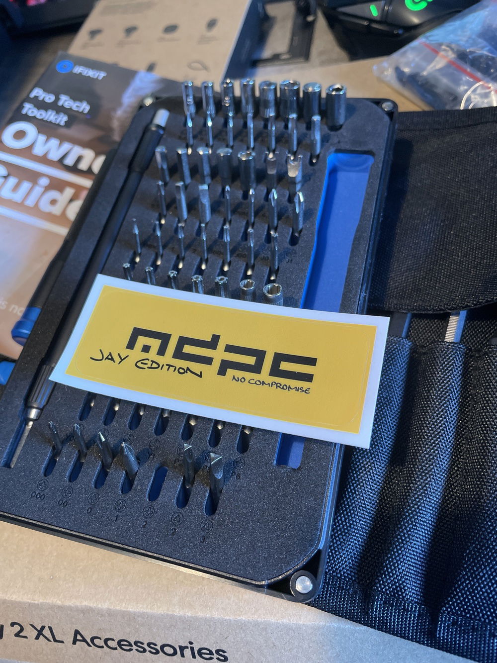 iFixit/ Mdpc sticker