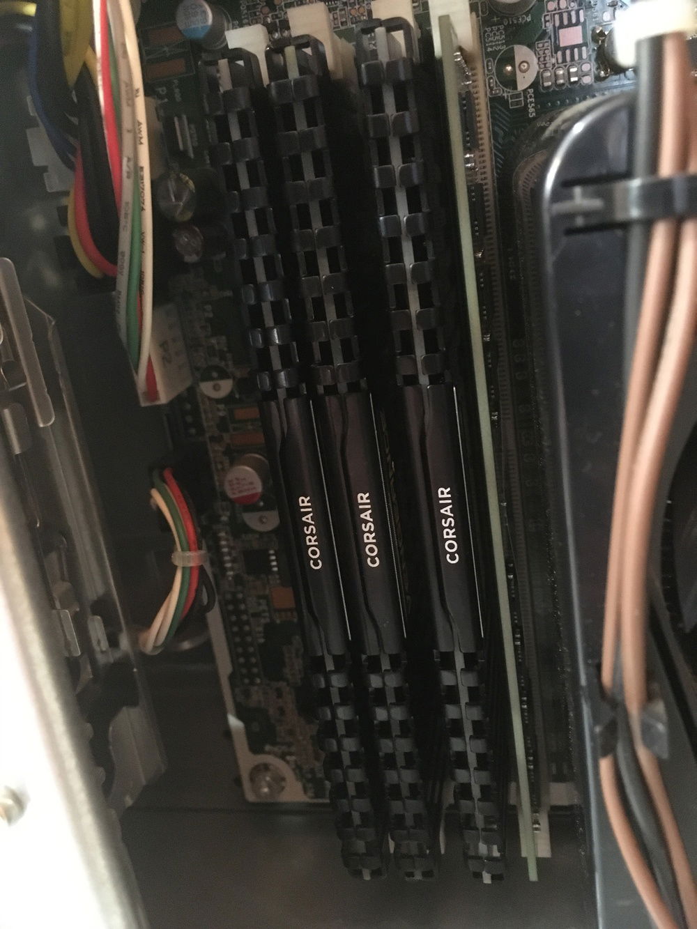 Corsair Vengeance LPX 16GB RAM Setup