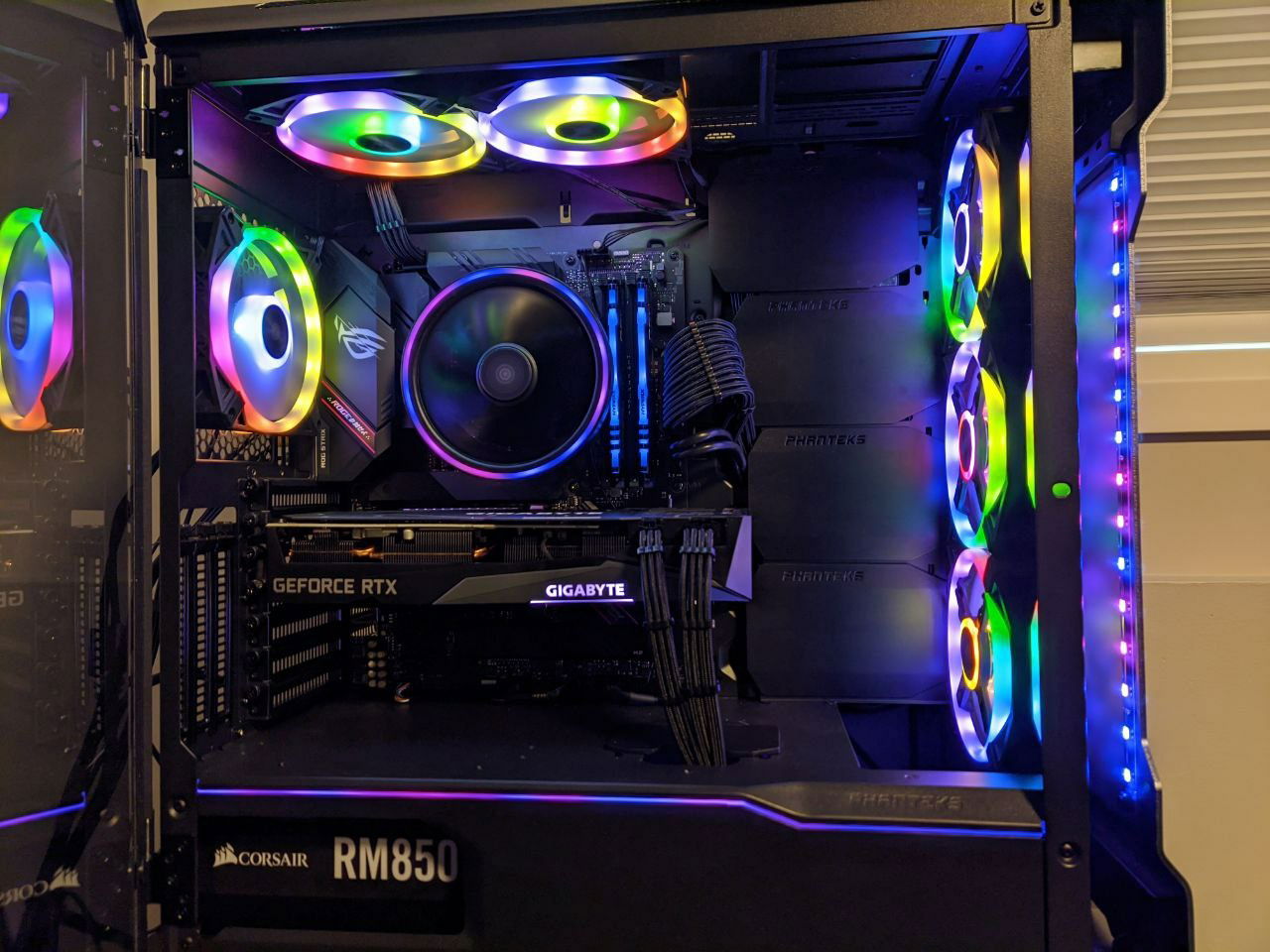 Phanteks RGB-based build » builds.gg