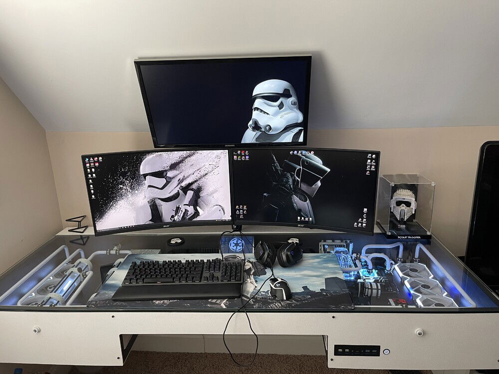 Aaaand here’s the 4K mounted about the two 1440p monitors! Soo happy with how it has turned out! Now to start hunted an elusive 3080 or 3090!