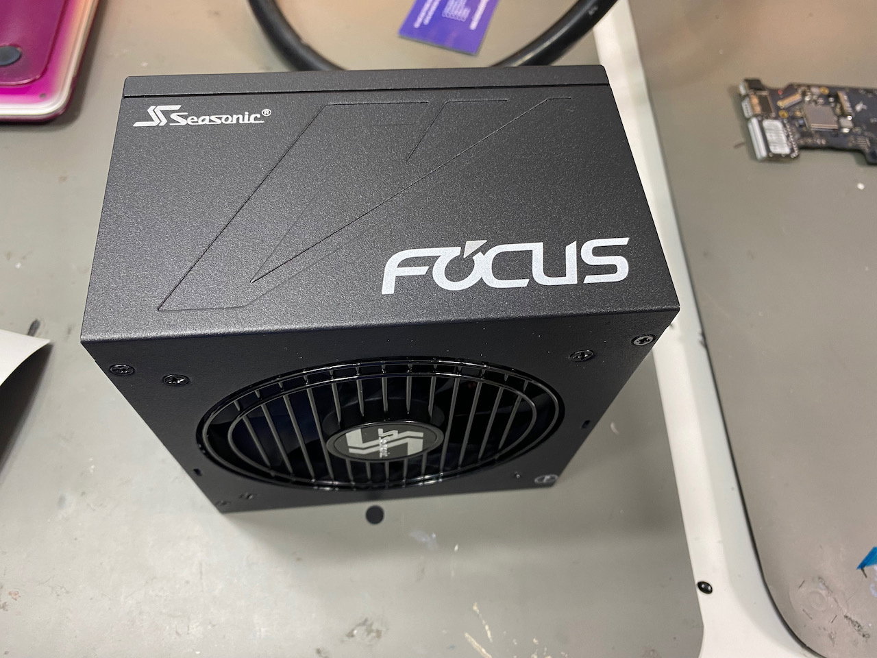 Big Dreams in Tiny Box - RTX3090 in a Mini-ITX (Full custom loop ...
