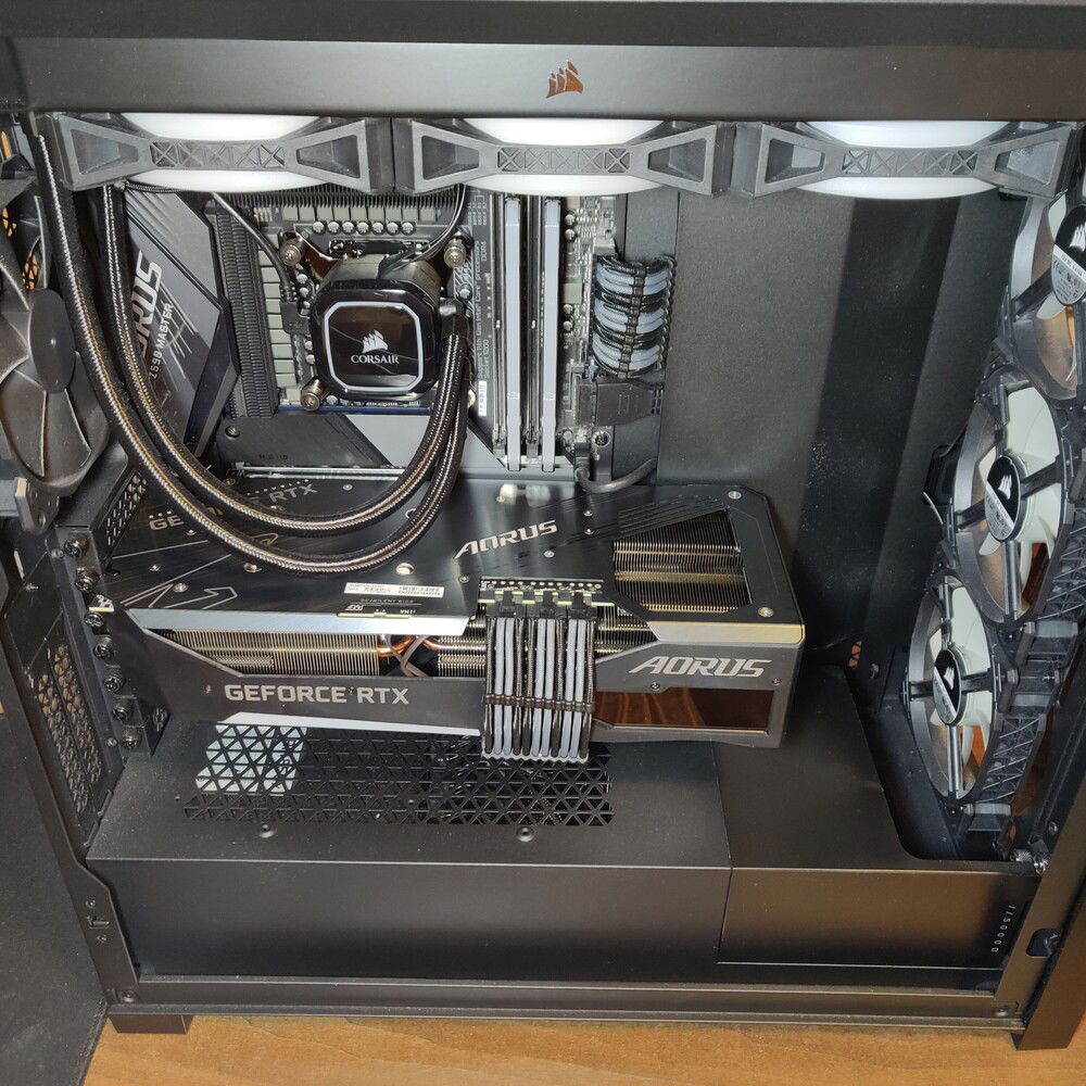 To get 22-pin cable combs for the PCIe cables, I just took some 24-pin combs and sawed off the ends.